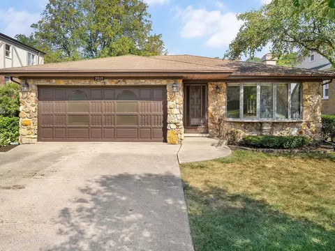 2010 Glenview Rd, Glenview, IL 60025