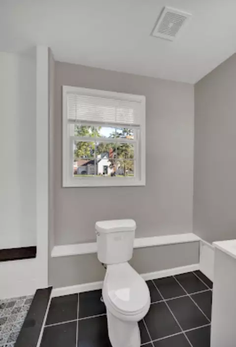 Bath - 3235 W 162nd St, Markham, IL 60428 photo 2 of 4