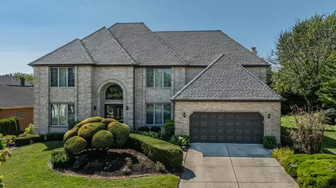 8924 Middleton Rd, Darien, IL 60561