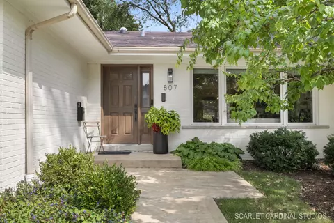 807 Stoddard Ave, Wheaton, IL 60187 photo 2