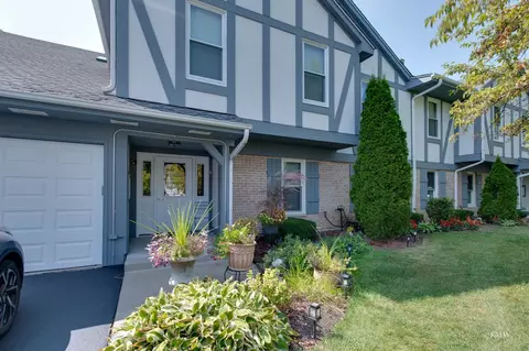 36 W Fern Ct #A118, Palatine, IL 60067