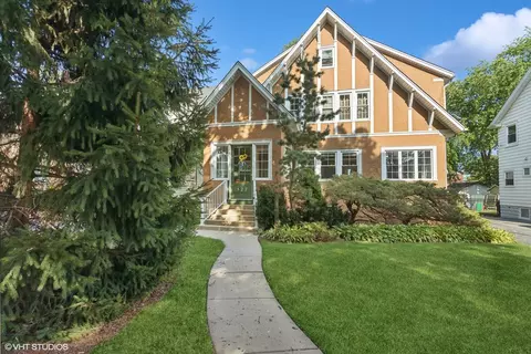 127 N Willow Rd, Elmhurst, IL 60126