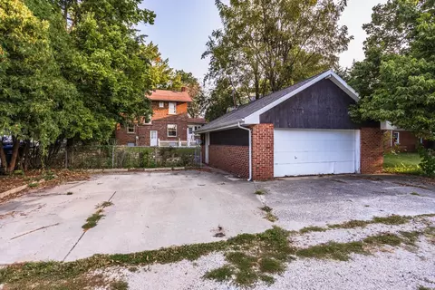 1105 E Olive St, Bloomington, IL 61701 photo 40