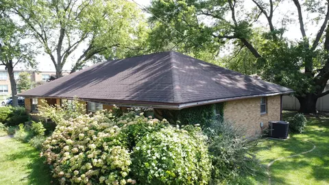 321 E Jefferson Ave, Watseka, IL 60970 photo 4