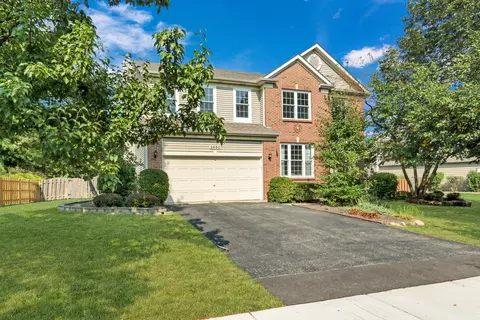 2650 Providence Ln, Lindenhurst, IL 60046