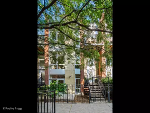 2823 N Oakley Ave #C, Chicago, IL 60618