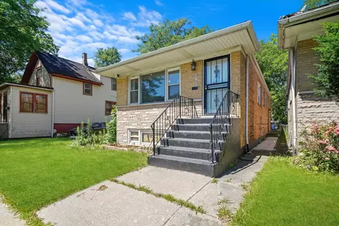 5702 S Loomis Blvd, Chicago, IL 60636