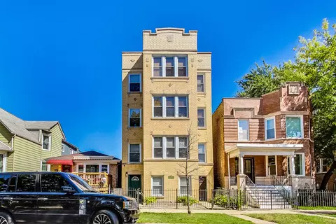 2925 N Whipple St #4, Chicago, IL 60618