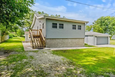 26952 N Poplar St, Wauconda, IL 60084