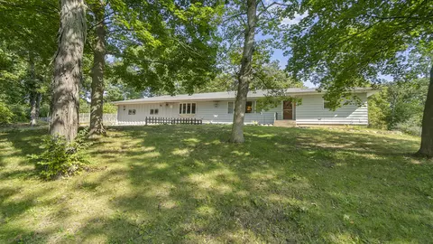 1046 W Mudcreek Rd, Oregon, IL 61061