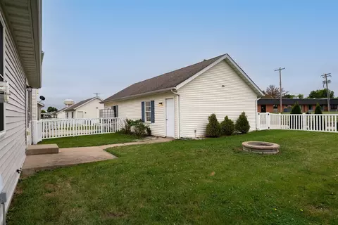 Exterior - 1217 Ogelthorpe Ave, Normal, IL 61761 photo 2 of 4