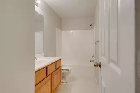 Bath - 1217 Ogelthorpe Ave, Normal, IL 61761 photo 2 of 2