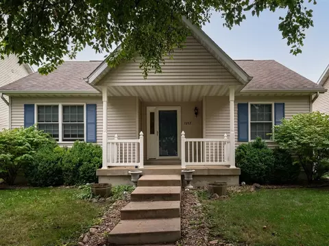 1217 Ogelthorpe Ave, Normal, IL 61761
