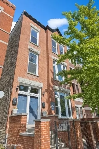628 W Schubert Ave #3, Chicago, IL 60614
