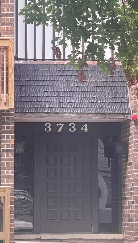 3734 215th St #301, Matteson, IL 60443