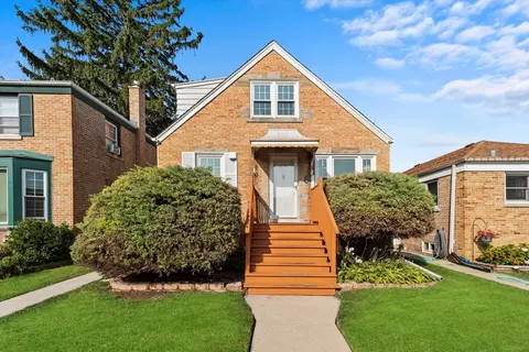 4932 N Melvina Ave, Chicago, IL 60630