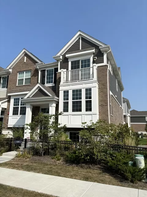 9240 143rd St, Orland Park, IL 60462