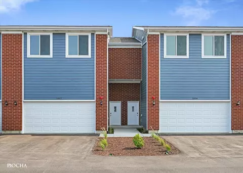 1012 Gillespie Ln, Yorkville, IL 60560