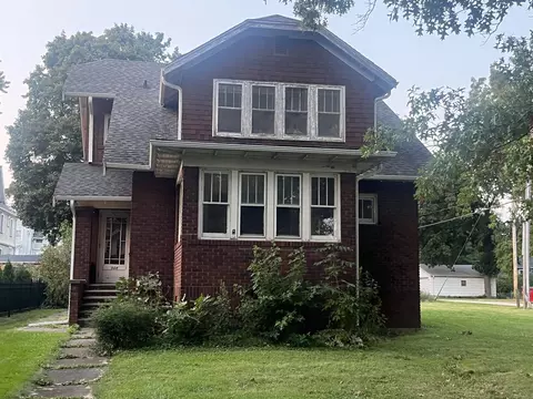 908 Monroe St, Mendota, IL 61342