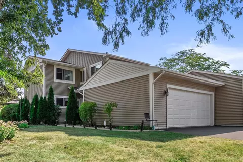 201 Colony Ct, Vernon Hills, IL 60061