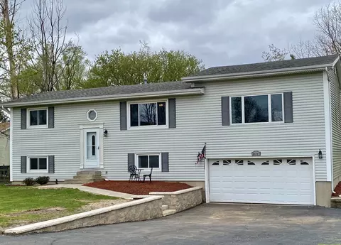 31717 Hillcrest Rd, Kingston, IL 60145