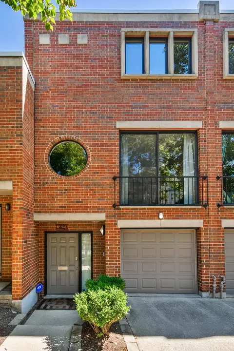 3029 N Greenview Ave #B, Chicago, IL 60657
