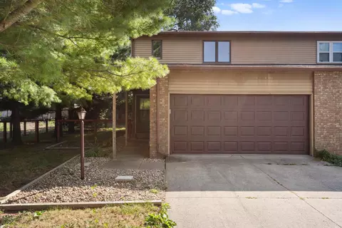 3106 Chatham Dr #A, Urbana, IL 61802