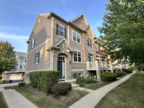 3067 Marion St, Elgin, IL 60124 photo 1