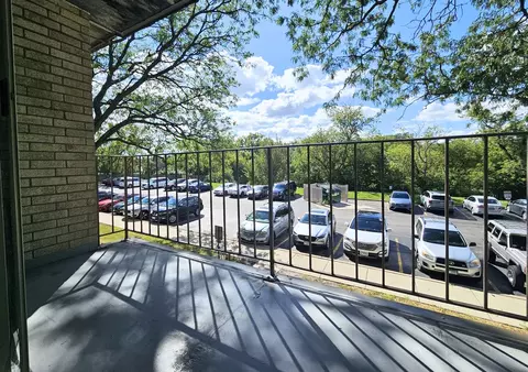Exterior - 563 Fairway View Dr #2E, Wheeling, IL 60090 photo 1 of 4