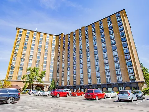 1 Renaissance Pl #1201, Palatine, IL 60067
