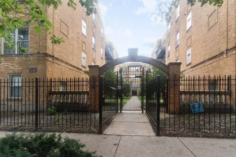 1633 W Farwell Ave #3N, Chicago, IL 60626