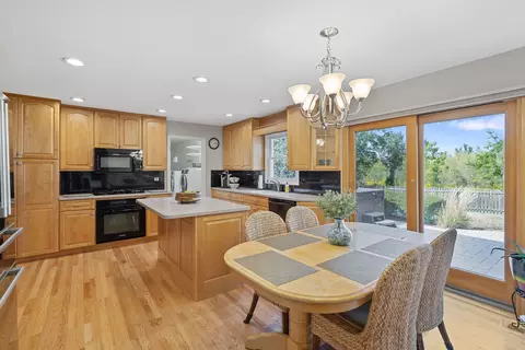 5406 Silent Brook Ln, Rolling Meadows, IL 60008 photo 9