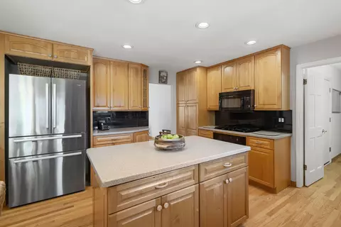 5406 Silent Brook Ln, Rolling Meadows, IL 60008 photo 10