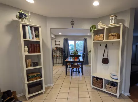 Entry Way - 1455 Misthaven Ln, Elgin, IL 60123 photo 1 of 1