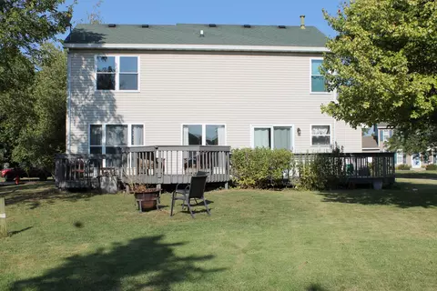 Exterior - 1455 Misthaven Ln, Elgin, IL 60123 photo 4 of 5
