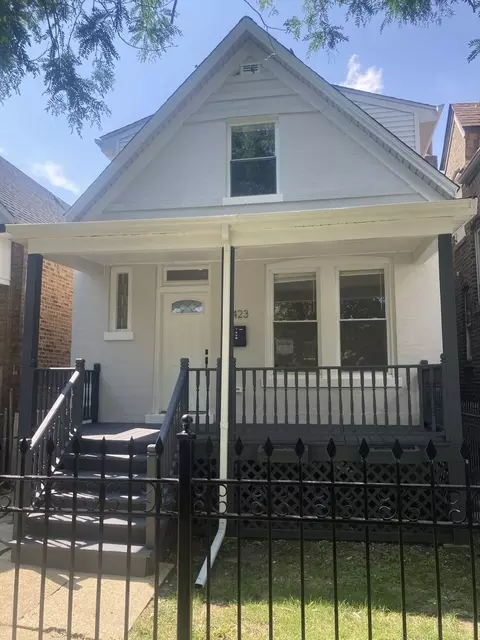 3423 W Pierce Ave, Chicago, IL 60651