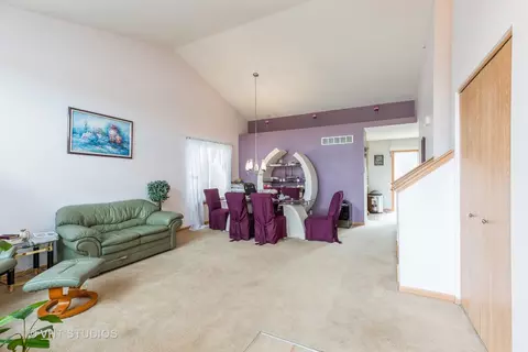 6421 Hummingbird Ln, Matteson, IL 60443 photo 4