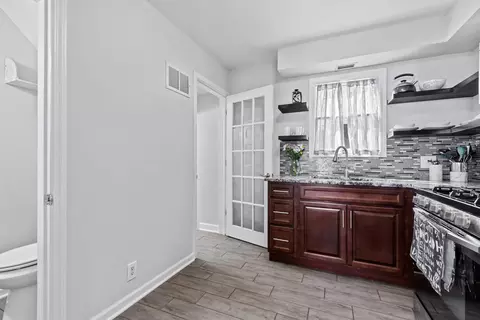 471 Jackson St, Aurora, IL 60505 photo 7