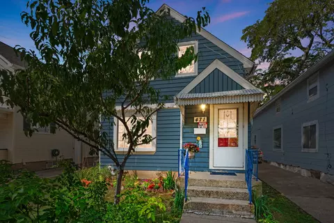471 Jackson St, Aurora, IL 60505