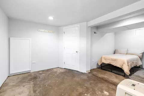 471 Jackson St, Aurora, IL 60505 photo 13