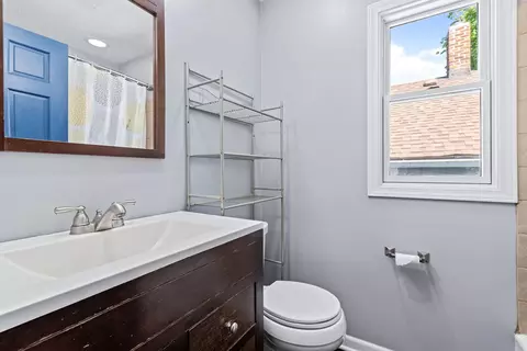 471 Jackson St, Aurora, IL 60505 photo 10