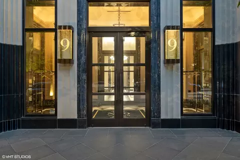 9 W Walton St #2902, Chicago, IL 60610