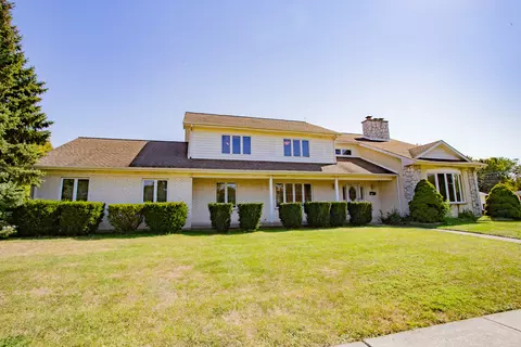 8754 W Park Ln, Niles, IL 60714