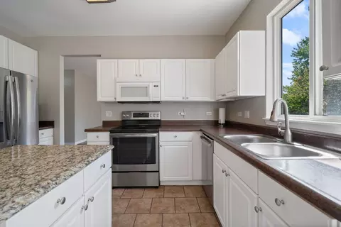 21060 W Braxton Ln, Plainfield, IL 60544 photo 6