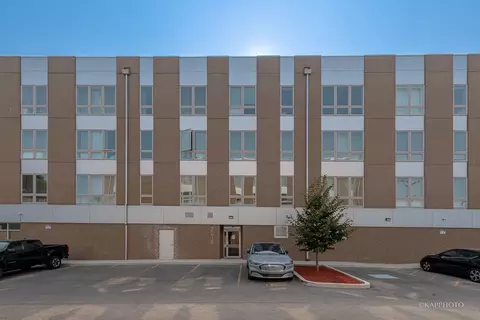 3218 S Archer Ave #205, Chicago, IL 60608