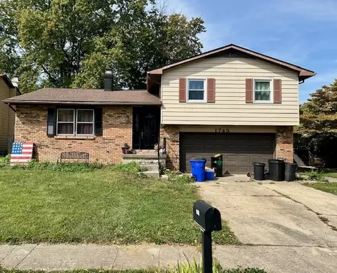 1745 Moundford Ct, Decatur, IL 62526