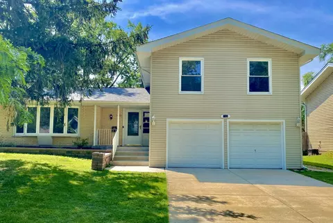1403 W Oakmont Rd, Hoffman Estates, IL 60169