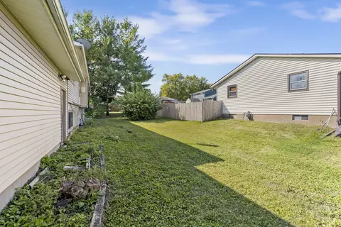 Exterior - 1315 Monroe St, Pecatonica, IL 61063 photo 2 of 2