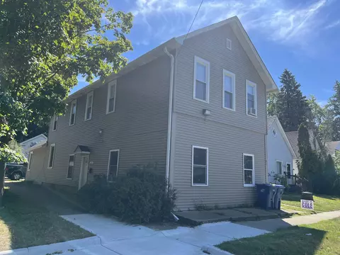 625 N Ash St, Waukegan, IL 60085