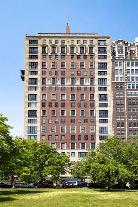 2430 N Lakeview Ave #5-6S, Chicago, IL 60614